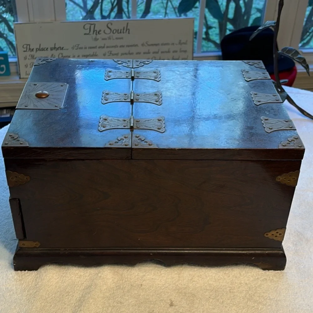 Asian Folding Vanity Mirror Box - Picture 2 of 11